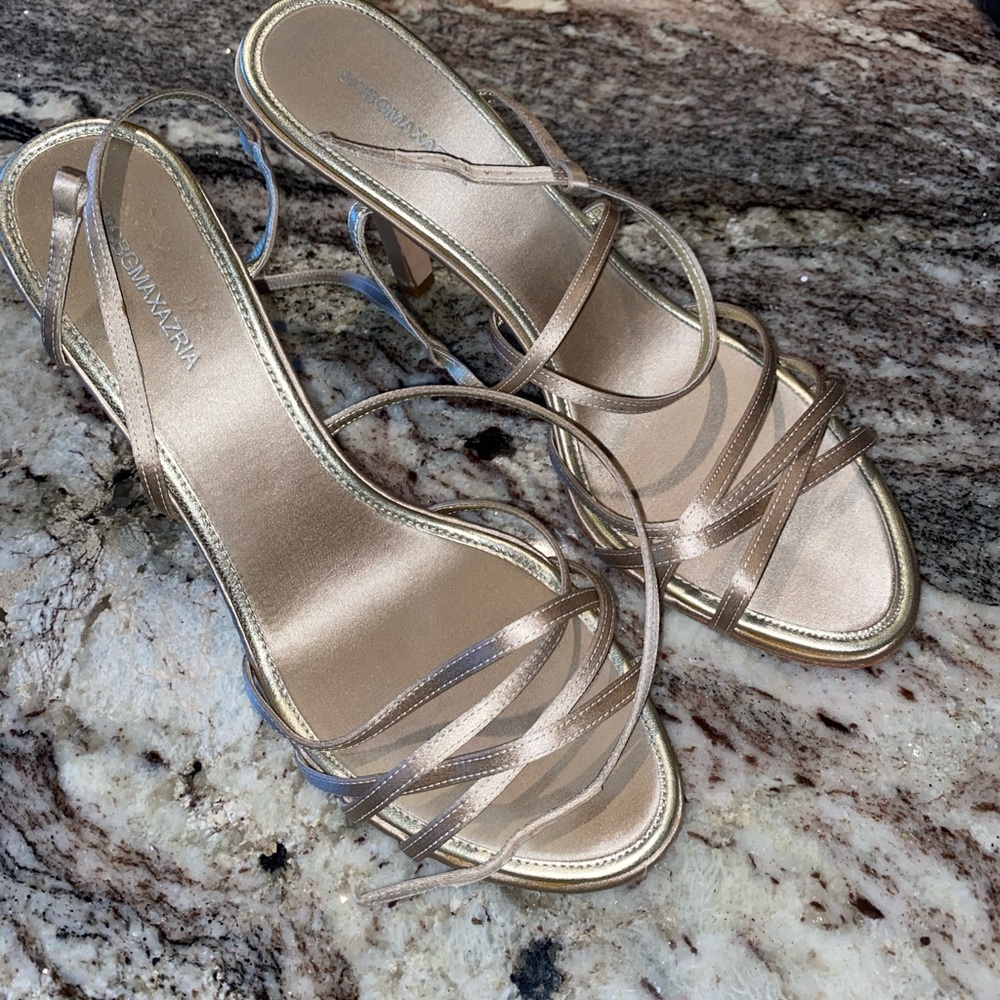 BCBG STRAP HEELS SIZE 10
